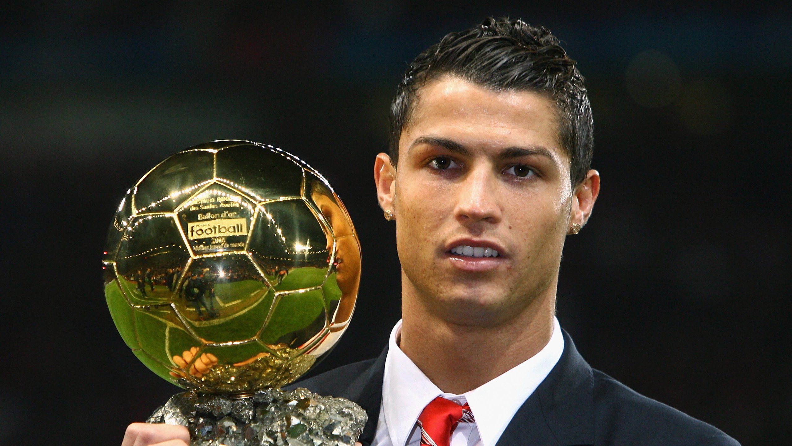 俱乐部忽视球迷服务导致流失加剧，该球员对您的俱乐部抱有怨恨